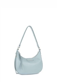 Sac à épaule en cuir bleu clair avec une forme courbée, détail de fermeture éclair doré et une bandoulière ajustable. Présente un accent de logo subtil sur le devant.