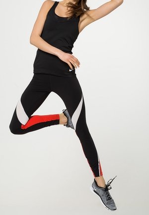 Nike Performance, Top