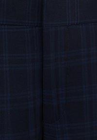 Benvenuto IAGO  - Spodnie garniturowe