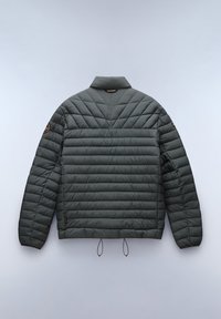 Lange mouw, gewatteerde jas in donkergroen, met een opstaande kraag, elastische manchetten, trekkoorden aan de onderkant en een logo-patch op de mouw.