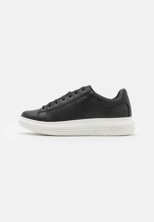 Trainers - black