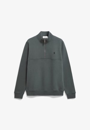 Grijze pullover sweatshirt met een hoge kraag en halve rits. Heeft een paneelontwerp en een klein zwart logo op de borst. Gezellig katoen materiaal.