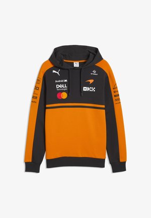 Zwarte en oranje race-hoodie met sponsorlogo's waaronder Puma, Dell Technologies, Android, Mastercard en DP World.