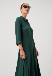 YAS Petite YASSAVANNA LONG SHIRT DRESS  - Maksi garuma kleita - sycamore