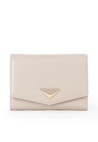 Portafoglio in pelle beige chiaro con un clasp triangolare dorato che presenta il nome del brand "MIRIADE" impresso sulla pattina anteriore.
