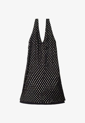 Vestido negro de tirantes con escote en V profundo y un patrón de pequeños puntos metálicos dorados verticales dispersos.