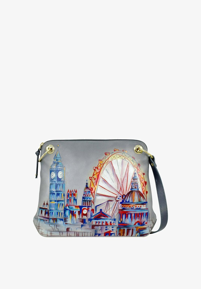 Leren handtas met een grijze basis en een kleurrijk ontwerp van de Londense skyline, met Big Ben en het London Eye in levendige kleuren.