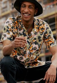 Levi's® CLASSIC CAMPER - Camisa - eggnog