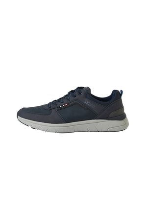 Zapatillas deportivas para hombre en color navy, con una parte superior de malla y sintético, suela gris, puntera redondeada y ojetes reforzados para los cordones.