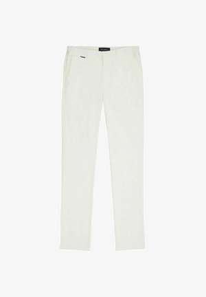 Pantalons slim fit blancs en coton. Dotés de deux poches latérales et d'une ceinture, avec une texture lisse et un design minimaliste.