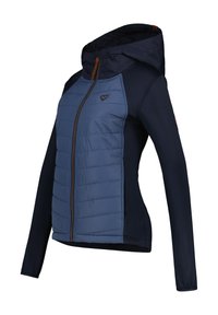 Gepolsterte Jacke mit einer marineblauen Kapuze und Ärmeln. Die Vorderseite weist ein hellblaues gestepptes Design und einen Reißverschluss auf. Braune Akzentdetails.