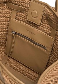 Gianni Chiarini MARCELLA CRAZY MAXI BOUCLÉ - Shopping bag - cammello
