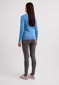 CASH-MERE Svetr - capri blau