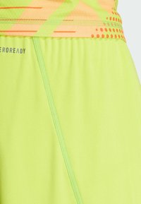 adidas Performance ARSENAL 24/25 GOALKEEPER - Sportske kratke hlače - semi solar yellow