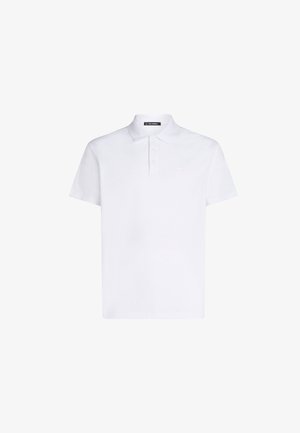 Fehér, rövid ujjú pólóing, pamutból készült, gallérral, négy gombbal és kiemelt logóval a bal mellrészen. Simaság jellemzi.