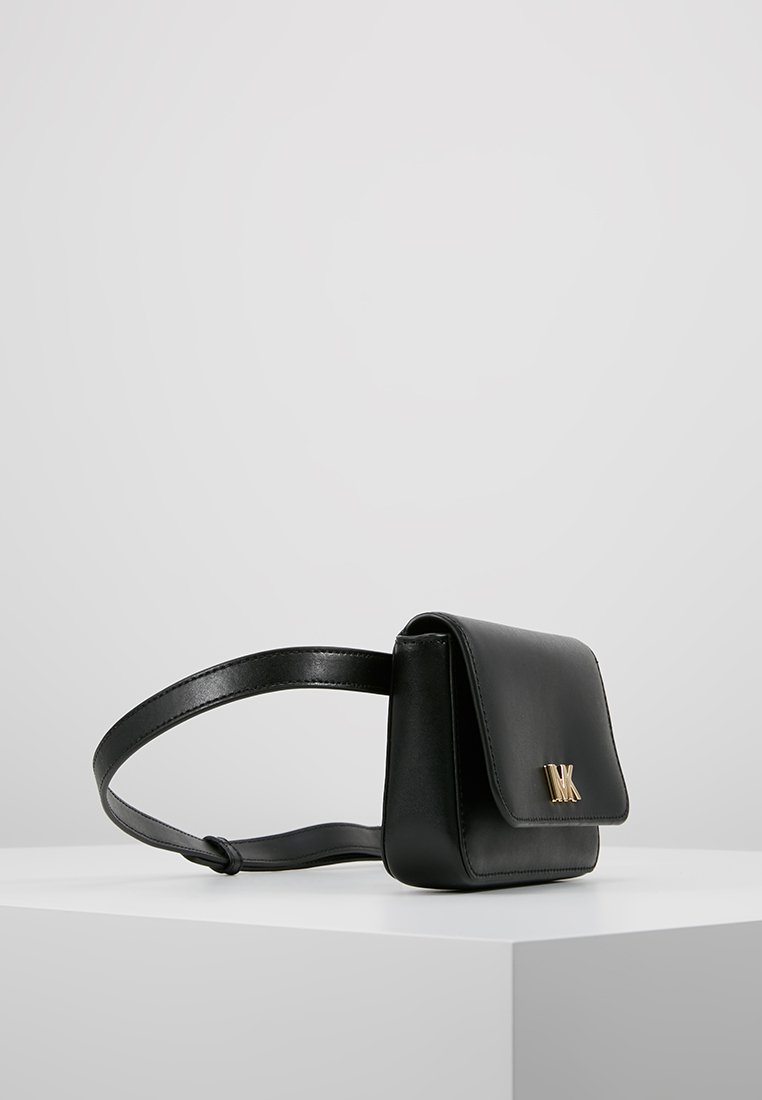 marc jacobs camera bag