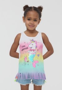 Canottiera con design a gradiente che va dal rosa all'azzurro, con una grafica di un unicorno e una sirena e orlo sfrangiato in viola pastello.