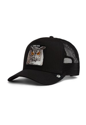 Schwarze Cap mit Netzrücken und gebogenem Schirm, versehen mit einem gestickten Aufnäher einer Eule mit orangen Augen und dem Text "WISE ASS" über der Eule.