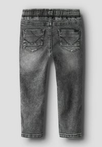 Sorte denimjeans med elastisk midjebånd, baklommer med V-formet design og en falmet finish for tekstur.
