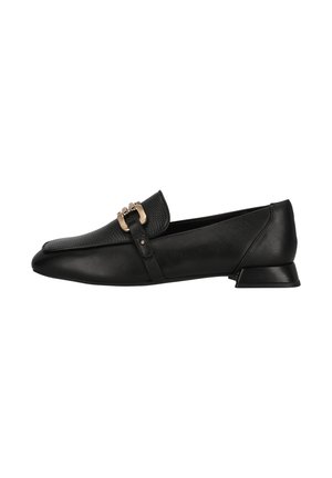 Zapato plano de cuero negro con parte superior texturizada, que presenta una hebilla decorativa dorada y un tacón cuadrado bajo. Acabado suave con diseño minimalista.