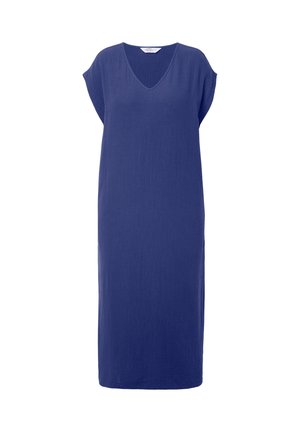 Sukienka z dekoltem w szpic, z krótkimi rękawami, wykonana z teksturowanej tkaniny w głębokim odcieniu niebieskiego, o luźnej sylwetce opadającej do kolan. Prosty i nieozdobiony fason.