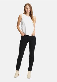 Betty Barclay PERFECT BODY- MIT STEPPUNGEN - Jean slim - Schwarz