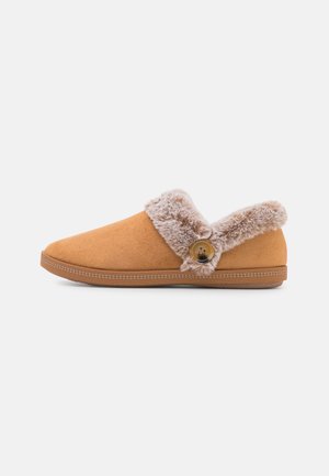 COZY CAMPFIRE - Pantuflas - chestnut