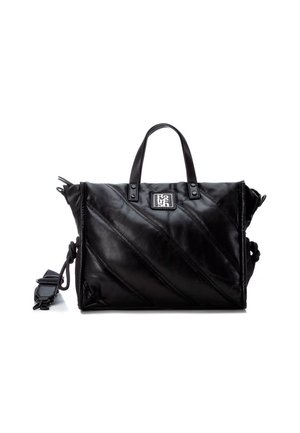 Bolso de piel acolchada negra con asas superiores y correa de hombro desmontable. Presenta costuras diagonales y una placa de logo en la parte frontal.