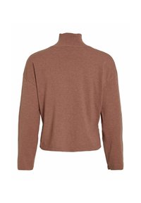 Brązowy sweter w golf z długimi rękawami, wykonany z miękkiego materiału, o luźnym kroju i skróconym fasonie, z minimalnymi detalami szwów.