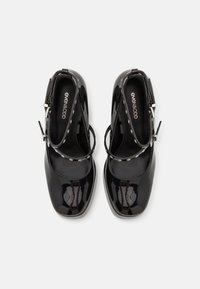 Even&Odd - Czółenka na platformie