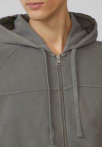 Thumbnail Image 2