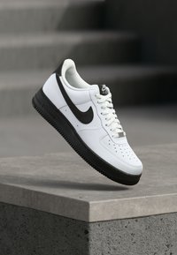 Non sélectionné, white/black