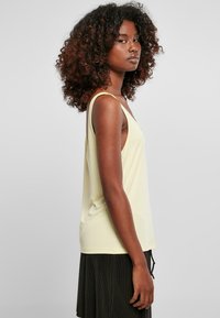 Urban Classics Top - softyellow