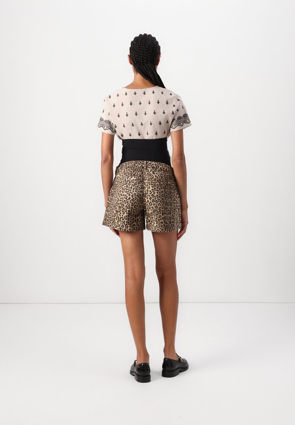 OLMNAOMI STRING - Denim shorts - toasted coconut4