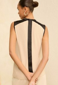 Love & Roses V NECK REGULAR FIT - Felső - ivory white tipped