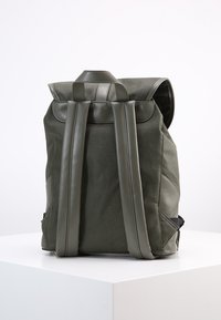 Urban Classics Mochila - olive