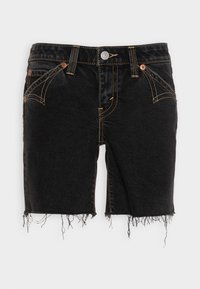 Černé denimové šortky s třepeným lemem, měděnými prvky a kontrastním žlutým prošíváním. Mají přední kapsy a klasický pětikapsový design.