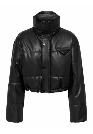Doudoune courte noire en fausse peau vernie, dotée d'un col montant, d'une fermeture à boutons-pression et de sections matelassées avec une poche accentuée.
