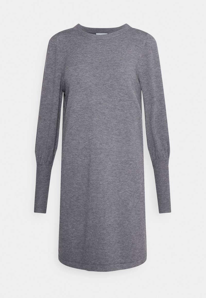 Robe grise en maille avec des manches longues bouffantes et un col rond, présentant une coupe décontractée et une texture lisse. Aucun motif ni accent visible.