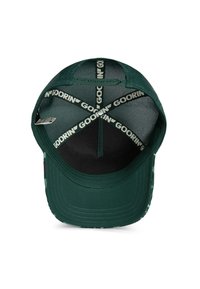 Cappello verde con visor curvo, fodera in rete e branding "GOORIN" sulla fascia interna. Presenta una classica chiusura snapback.
