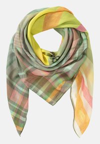 Multicolore geruite sjaal met tinten groen, pink en geel. Gemaakt van lichtgewicht stof met een zachte textuur en een losse hang.