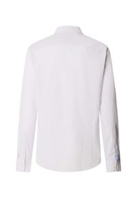 Witte, langwerpige blouse met een subtiel ruitpatroon, knoopmanchetten en een klassieke kraag. De stof lijkt soepel en lichtgewicht.