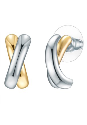 Zwei Ohrringe mit verdrehten Designs; einer aus Gold, der andere aus Silber. Auffällige glänzende Oberfläche, glatte Textur und transparente Rückseite für sicheren Halt.
