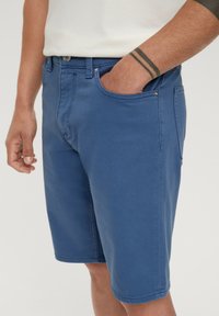 s.Oliver STRETCH - Jeansshort - blau