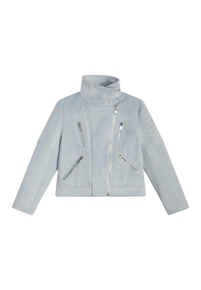 Jasnoniebieska skórzana kurtka z wysokim kołnierzem, licznymi kieszeniami na zamek i pikowanymi akcentami na ramionach. Gładka faktura i krótki krój.