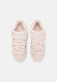 adidas Originals CAMPUS 00S W - Pantofi skate - quartz/off white