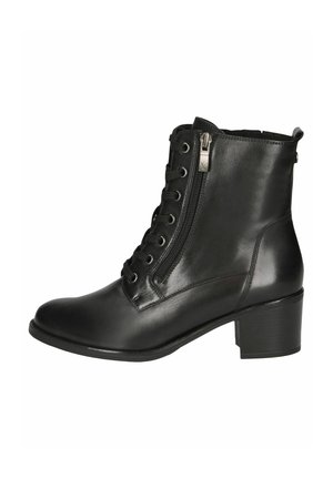 Botte noire en cuir jusqu'à la cheville avec un bout arrondi, un laçage à l'avant et une fermeture éclair sur le côté. Elle possède un petit talon carré et une texture lisse.