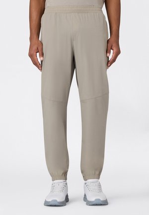 - Spodnie treningowe