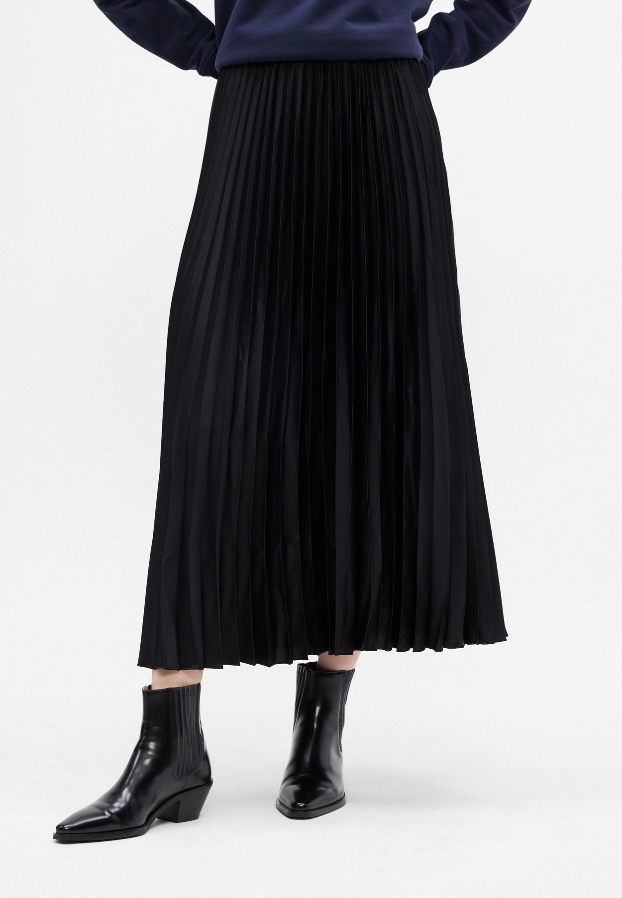 SATEEN PLEATED SKIRT