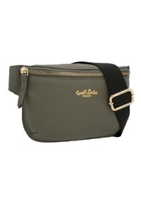 Borsa in pelle verde oliva con zip dorata, tracolla nera regolabile con fibbia dorata e logo "Gusti Leder studio" in oro.